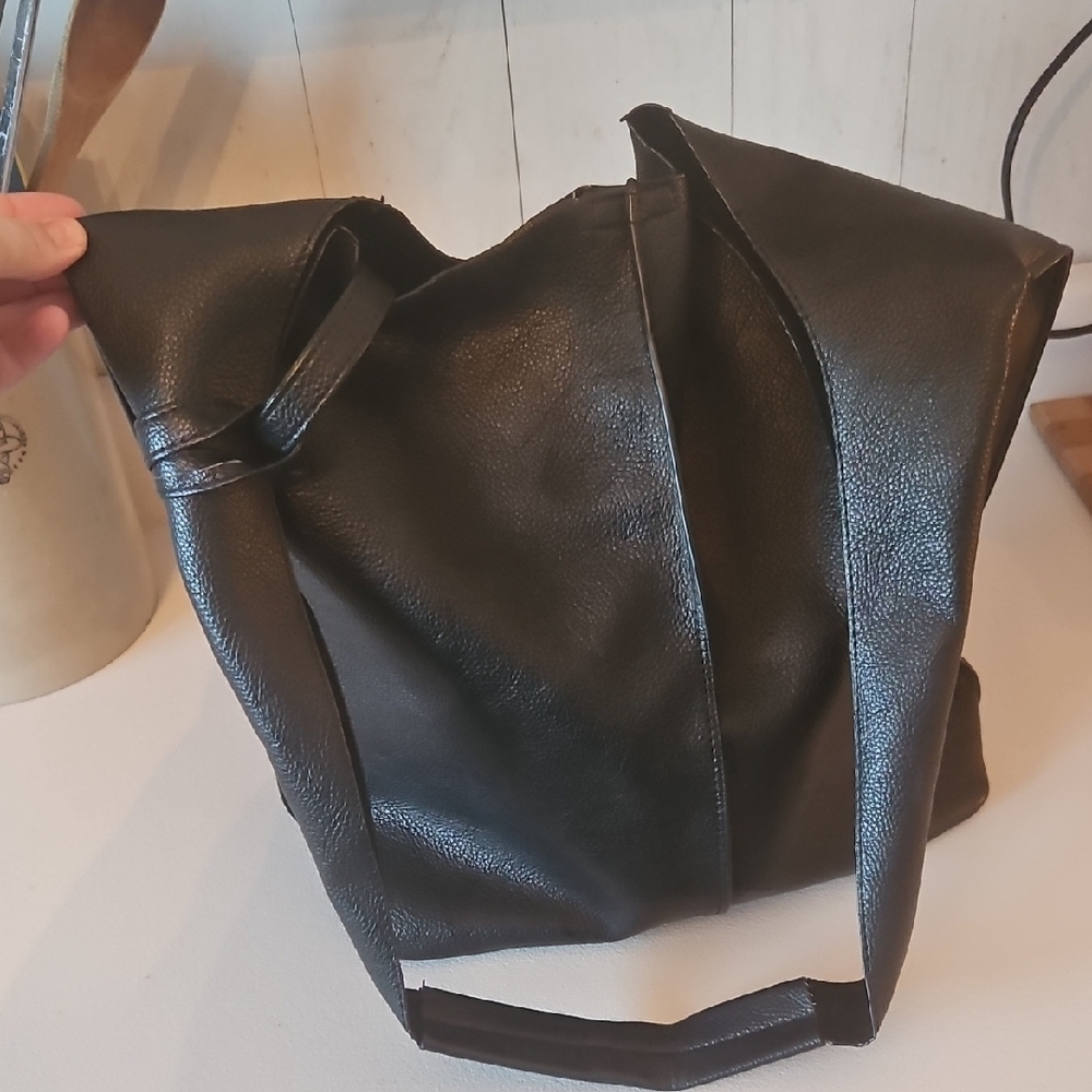 Black Pebbled Colab Purse